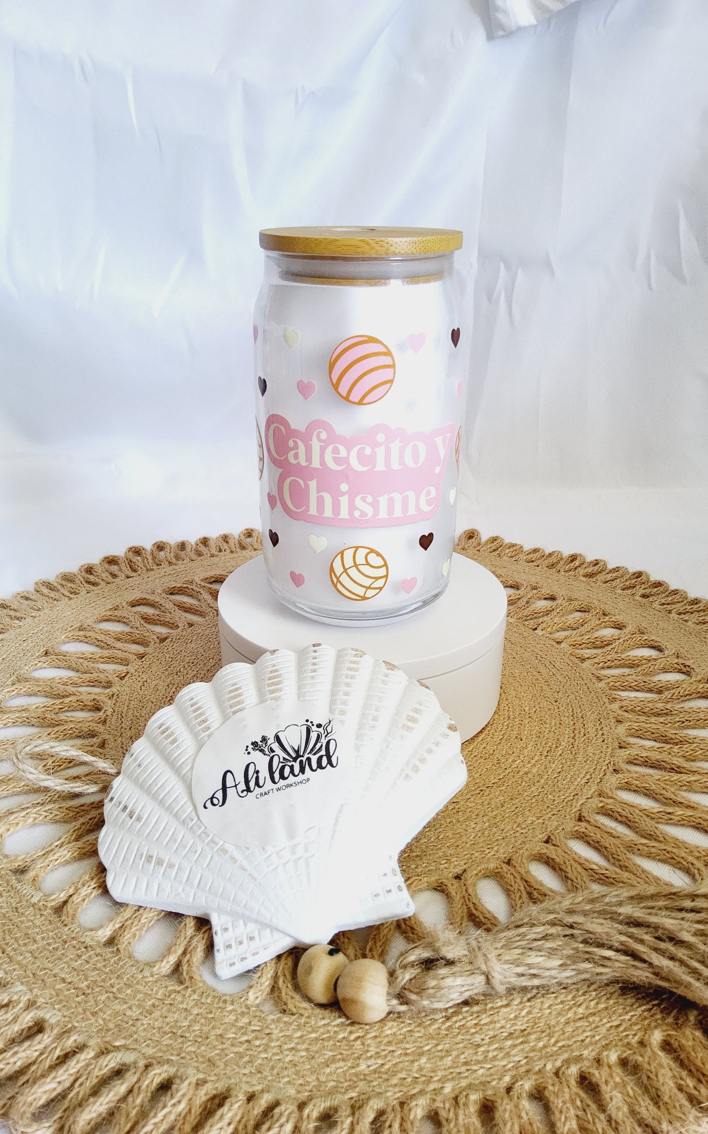 Conchas, Cafecito y Chisme glass cup