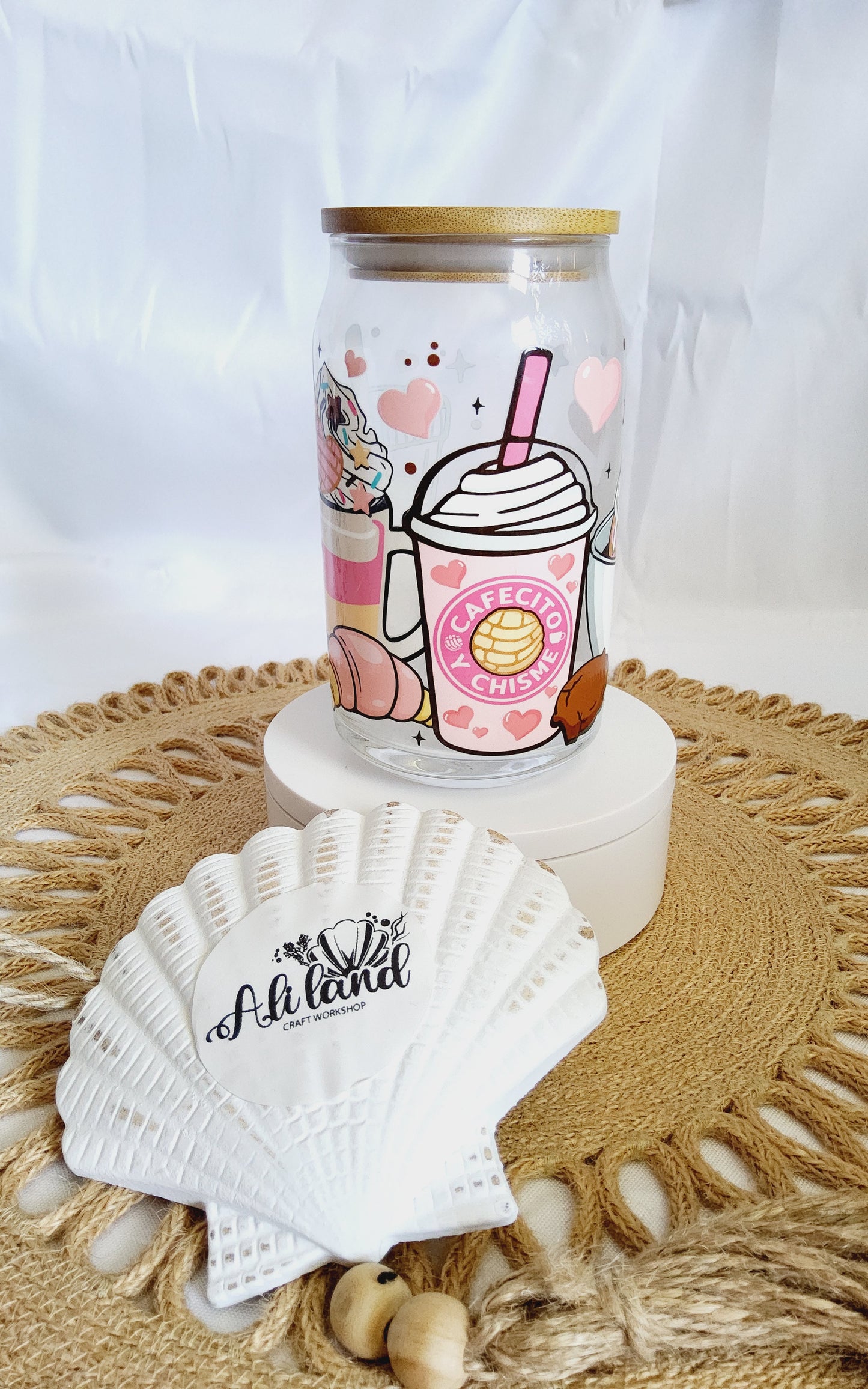 Cafecito y Chisme Glass Cup