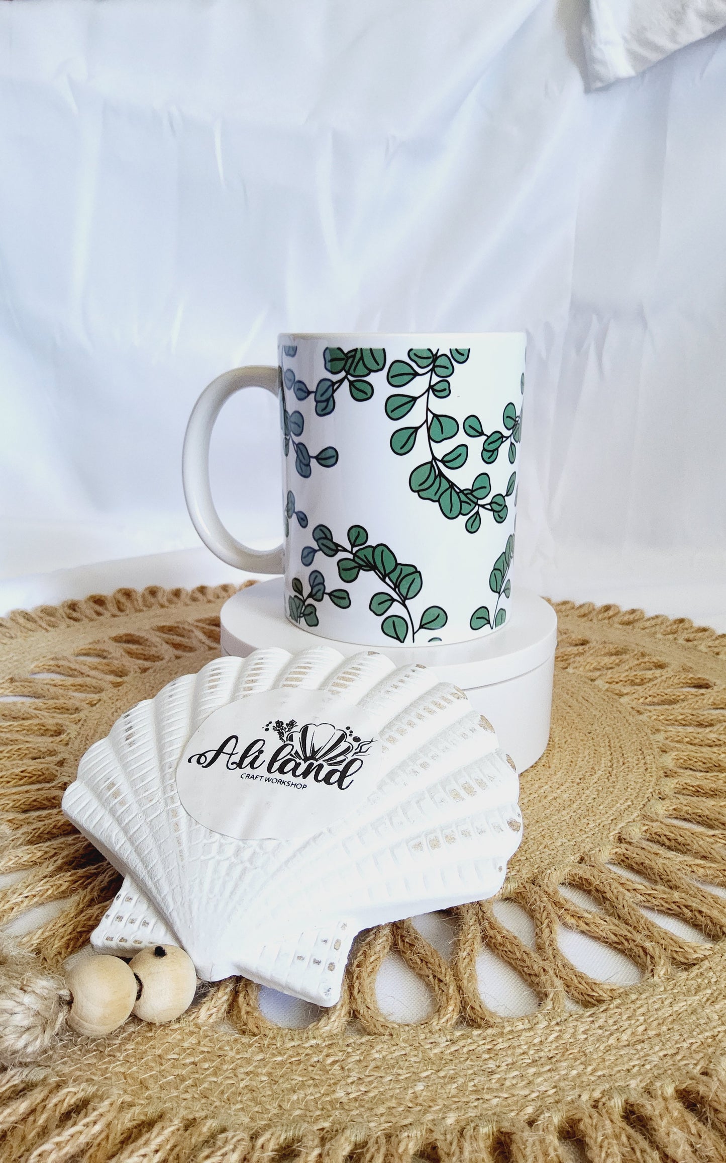 Green leaves mug